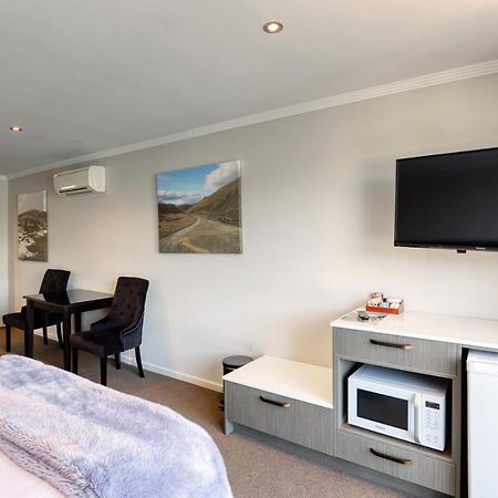 קרומוול Marsden Lake Resort Central Otago מראה חיצוני תמונה A typical motel room