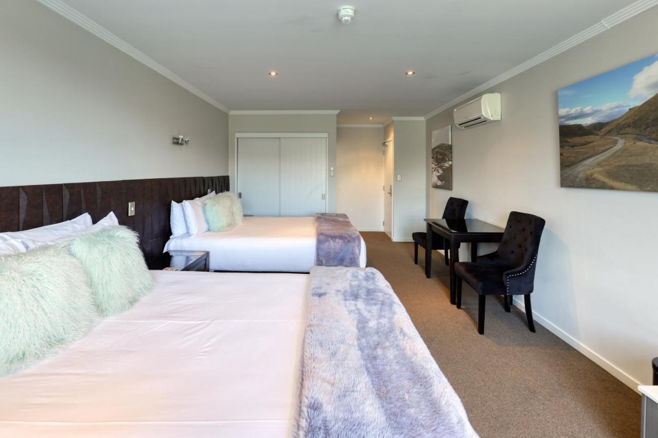 קרומוול Marsden Lake Resort Central Otago מראה חיצוני תמונה A typical room at the hotel