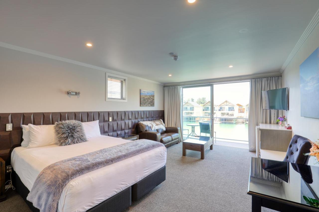 קרומוול Marsden Lake Resort Central Otago מראה חיצוני תמונה A typical hotel room