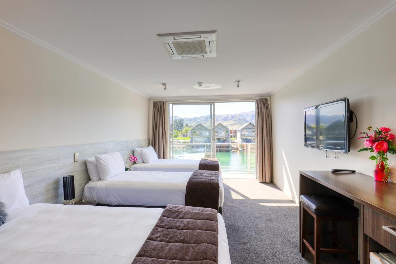 קרומוול Marsden Lake Resort Central Otago מראה חיצוני תמונה A typical hotel room