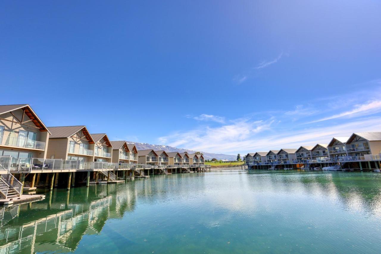 קרומוול Marsden Lake Resort Central Otago מראה חיצוני תמונה The resort at the Blue Lagoon