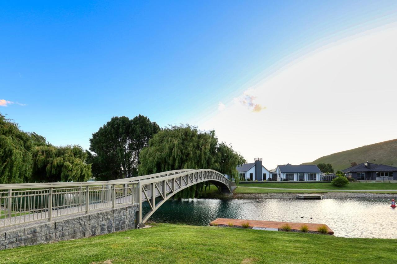 קרומוול Marsden Lake Resort Central Otago מראה חיצוני תמונה Bridge over the River Clyde