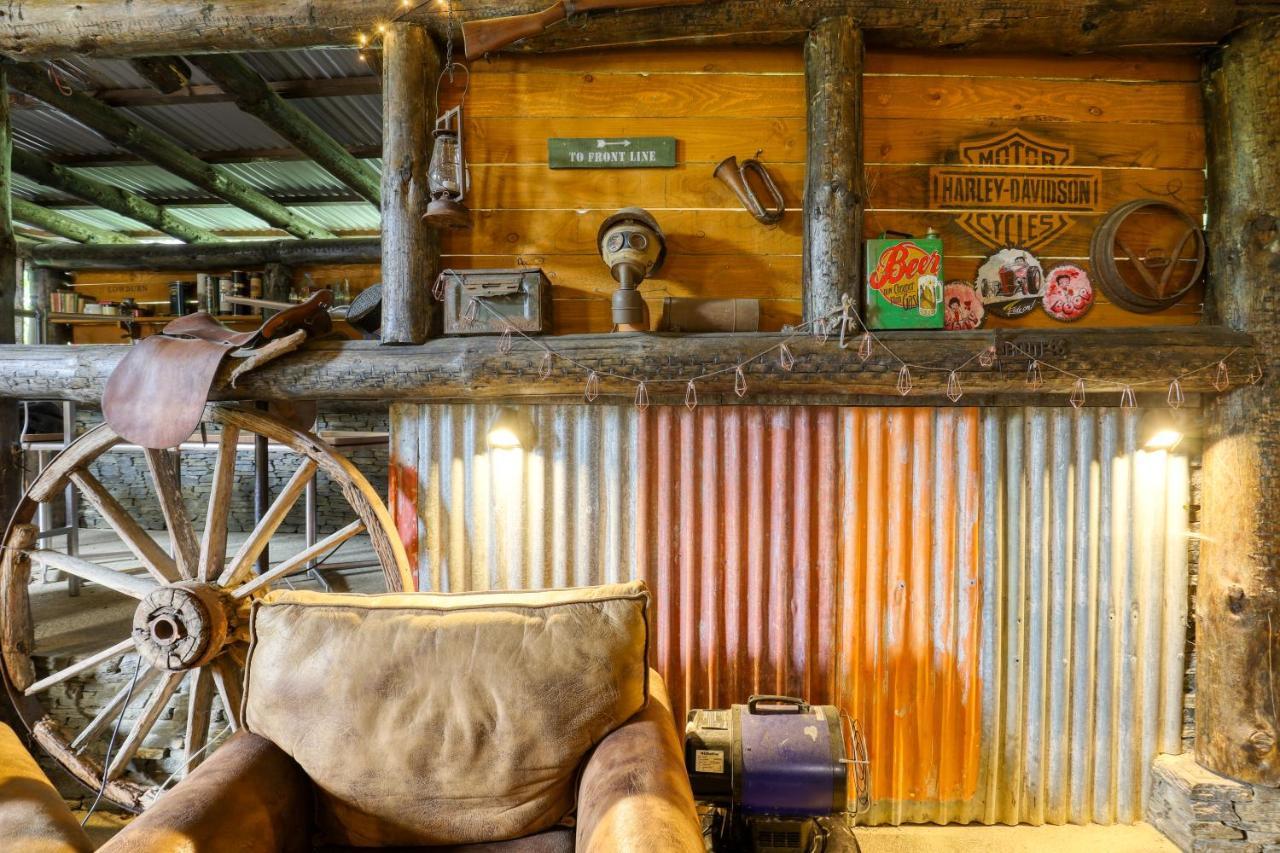 קרומוול Marsden Lake Resort Central Otago מראה חיצוני תמונה The bar at the Old West Trading Post