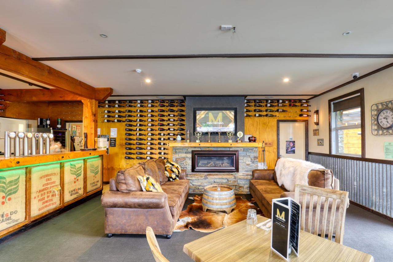קרומוול Marsden Lake Resort Central Otago מראה חיצוני תמונה The interior of the restaurant